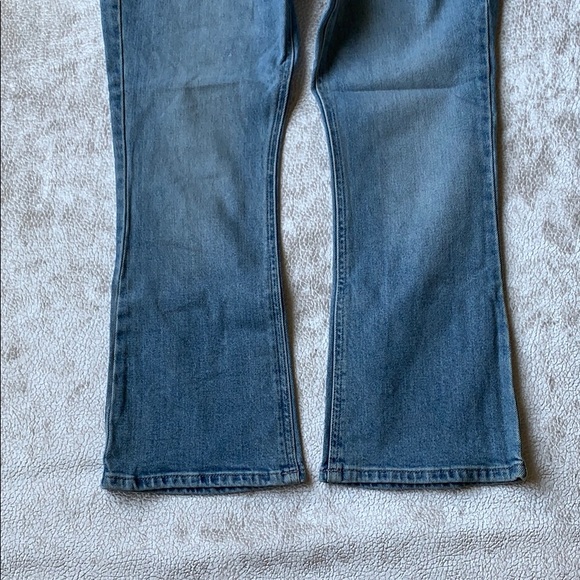 Lucky Brand Bridgette Cropped Flares - Picture 4 of 5